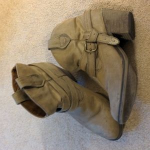 Rocket Dog ankle boots tan buckle US 10